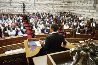 Τσίπρας κατά «μαύρου μετώπου»
