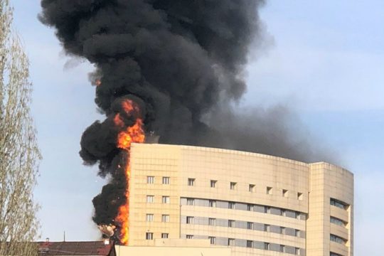 Μεγάλη φωτιά σε νοσοκομείο στην Κωνσταντινούπολη