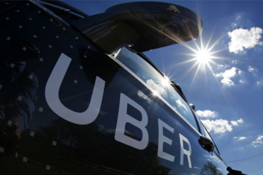 Αναστολή στο UberX, συνεχίζει το UberTaxi