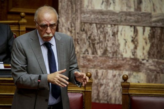 Αιχμές Βίτσα για τη στάση της αστυνομίας στη Μυτιλήνη