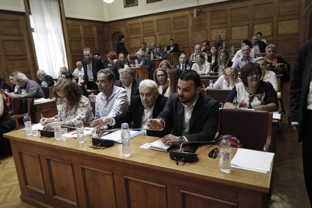 Θετικοί οι περισσότεροι φορείς για την αναδοχή παιδιών από ομόφυλα ζευγάρια
