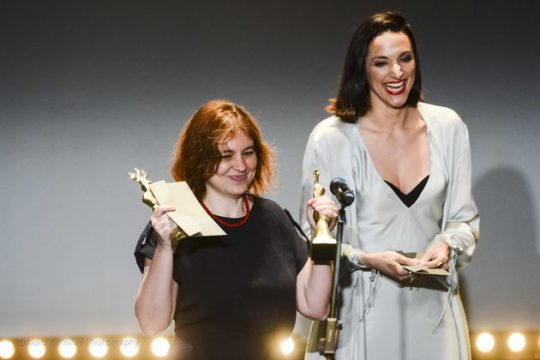 Χιούμορ, τόλμη και πίστη στο νέο αίμα