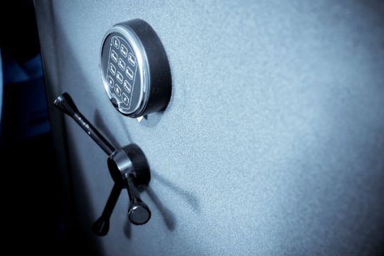 Έκλεψαν ολόκληρο χρηματοκιβώτιο από εταιρεία στο Μαρκόπουλο