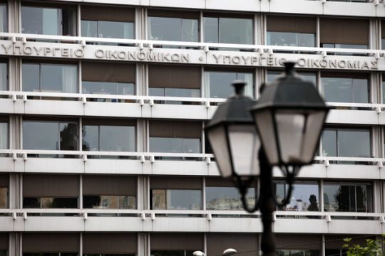 «Σκοτεινή» αναβάθμιση του φωτισμού της Αθήνας