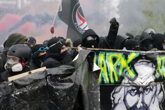 Πρώτη Μαΐου κι απ’ τη Βαστίλη ξεκινάνε οι πομπές των φοιτητών