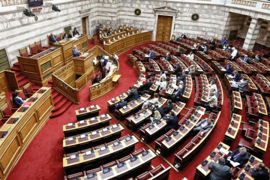 Αναδοχή παιδιών και για τα ομόφυλα ζευγάρια