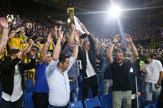Είναι τρελός ο Ισπανός