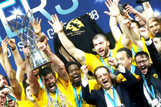 Υπόκλιση Γάλλων στην ΑΕΚ και τον κόσμο της