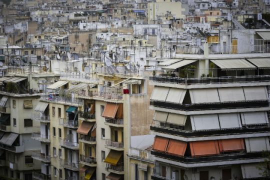 Παράταση έκπτωσης για ιδιοκτήτες αυθαιρέτων