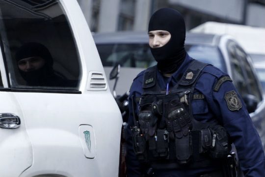 14 συλλήψεις για χρήματα σε λογαριασμό του Γιαγτζόγλου