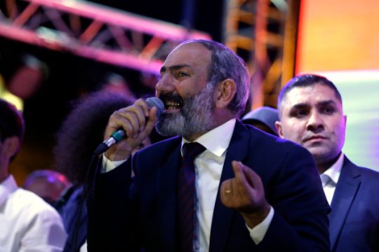 Κάλεσμα σε «ανυπακοή» από τον Πασινιάν