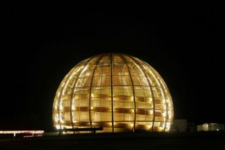 CERN, πρωτόνια και ακτινοθεραπείες