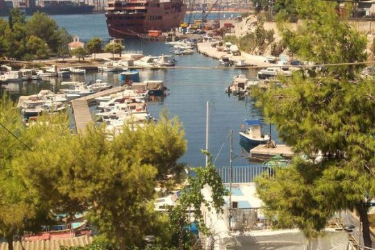 Χαμόγελα κάτω στο λιμάνι