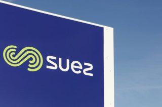 Τι γυρεύουν οι δήμαρχοι στη Suez;