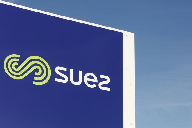 Τι γυρεύουν οι δήμαρχοι στη Suez;