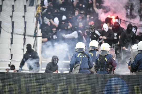 Στον εισαγγελέα οι 14 συλληφθέντες για τα επεισόδια