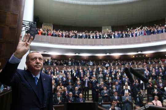 Η αντιπολίτευση ψάχνεται, ο Ερντογάν «αγχώνεται»
