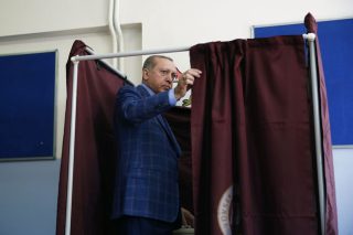 Ο Ερντογάν τελικά… δεν πάει για περίπατο!
