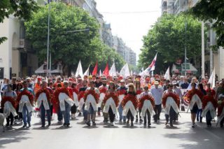 Πρωτομαγιά στο ΠΑΜΕ, «Δεκαπενταύγουστος» σε ΓΣΕΕ-ΑΔΕΔΥ