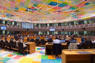Περιμένοντας το ΔΝΤ και τις ιταλικές εξελίξεις