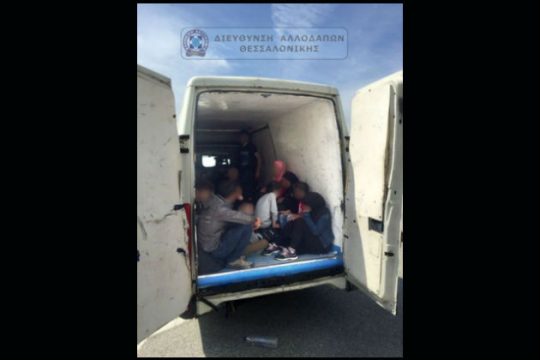 Τρία χρόνια στη φυλακή επειδή οδήγησε φορτηγό με πρόσφυγες προς τη σωτηρία