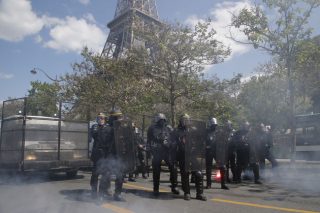 Ζήσε Μάη μου…να φας δακρυγόνο