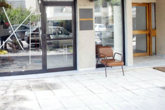 Έκρηξη σε είσοδο πολυκατοικίας στη Θεσσαλονίκη