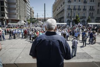 Γύρισαν την πλάτη στη ΓΣΕΕ