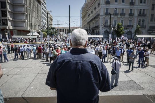 Γύρισαν την πλάτη στη ΓΣΕΕ