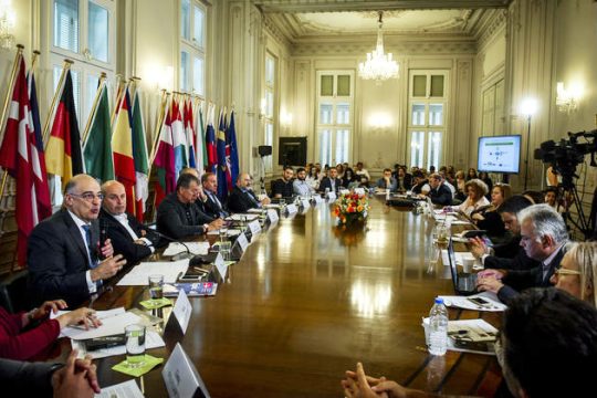 Ο πόλεμος και τα όπλα για τις ψευδείς ειδήσεις