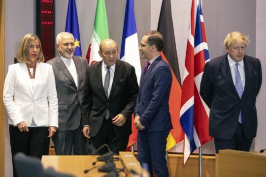 Επενδύσεις κι όχι μόνο πολιτική στήριξη, ζητά το Ιράν από την Ε.Ε.