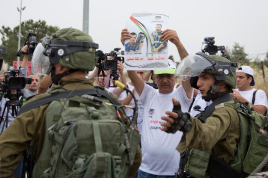 Συνεχίζεται η προσπάθεια φίμωσης της κριτικής