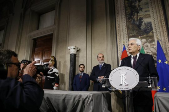 Διαιρεμένη η Ιταλία οδεύει προς εκλογές