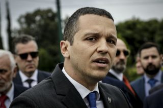 Λίγοι και καθοδηγούμενοι στη χρυσαυγίτικη φιέστα