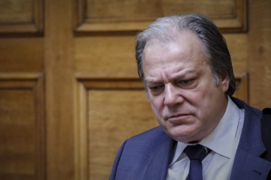 Κοινοβουλευτικά «χάδια» στον Κατσίκη