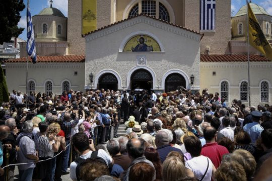 Το «τελευταίο αντίο» στον Χάρρυ Κλυνν