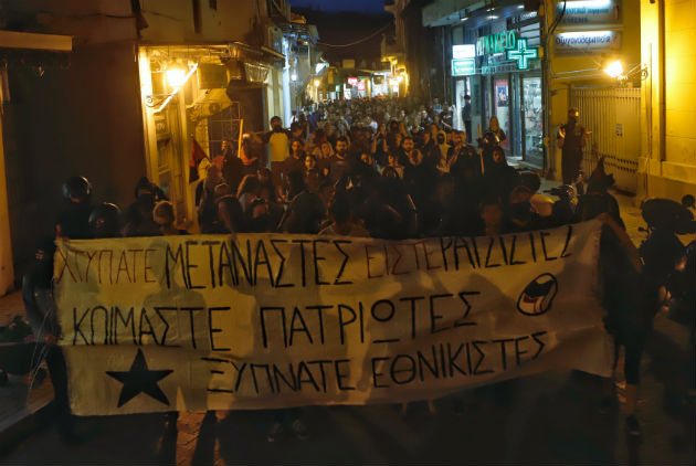 Ηχηρή και δημοκρατική απάντηση στο φασισμό