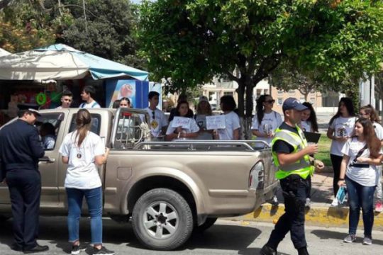 Ηράκλειο: Μαθητές έκοψαν «κλήσεις» σε οδηγούς για… ενημέρωση