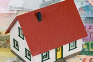 Ιρλανδικό μοντέλο για τα «κόκκινα» στεγαστικά