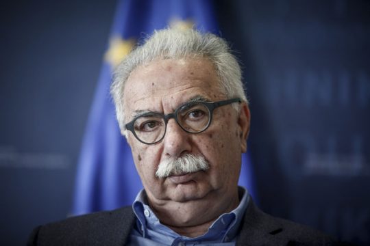 Αυστηρό μήνυμα Γαβρόγλου για τις «γαλάζιες» αντιγραφές