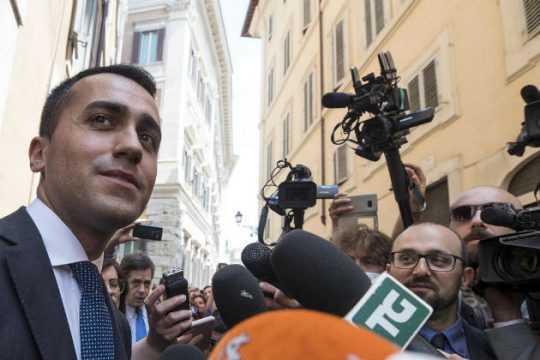Κυβέρνηση Πέντε Αστέρων με την ακροδεξιά στην Ιταλία