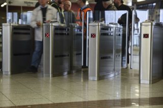 Οι μπάρες στο μετρό αύξησαν τις εισπράξεις
