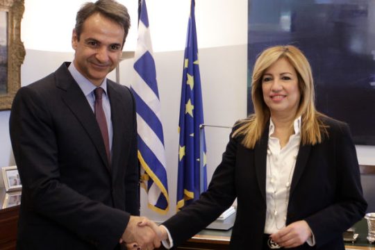 Πόλωση με… άρωμα κάλπης