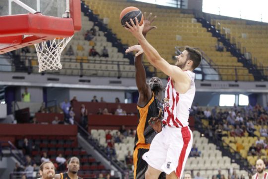 Εύκολες πρώτες νίκες για Παναθηναϊκό και Ολυμπιακό