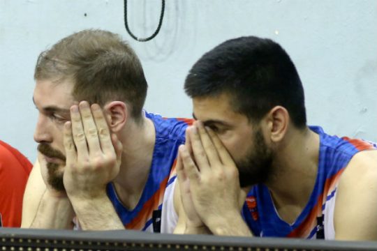 Πέφτει μέχρι να…. πέσει
