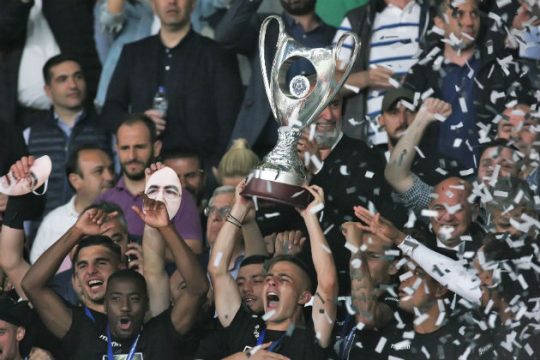 Πρέπει να μάθουν να χαίρονται
