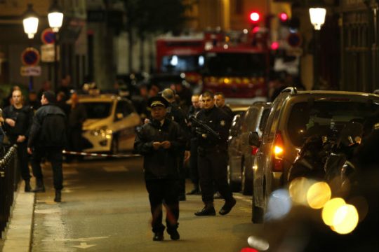 Δύο νεκροί μετά από επίθεση με μαχαίρι στο Παρίσι