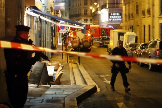 O ISIS ανέλαβε την ευθύνη για την επίθεση στο Παρίσι