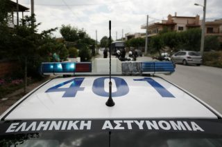 «Σήκωσαν» εξοπλισμό τυροπιτάδικου και έβαλαν φωτιά