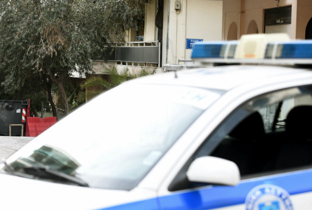 Σκότωσε τη γυναίκα του με μπαλτά